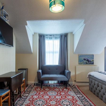 The Ambleside Apartments - Self Catering With Private Kitchen - Best For Location Exterior photo