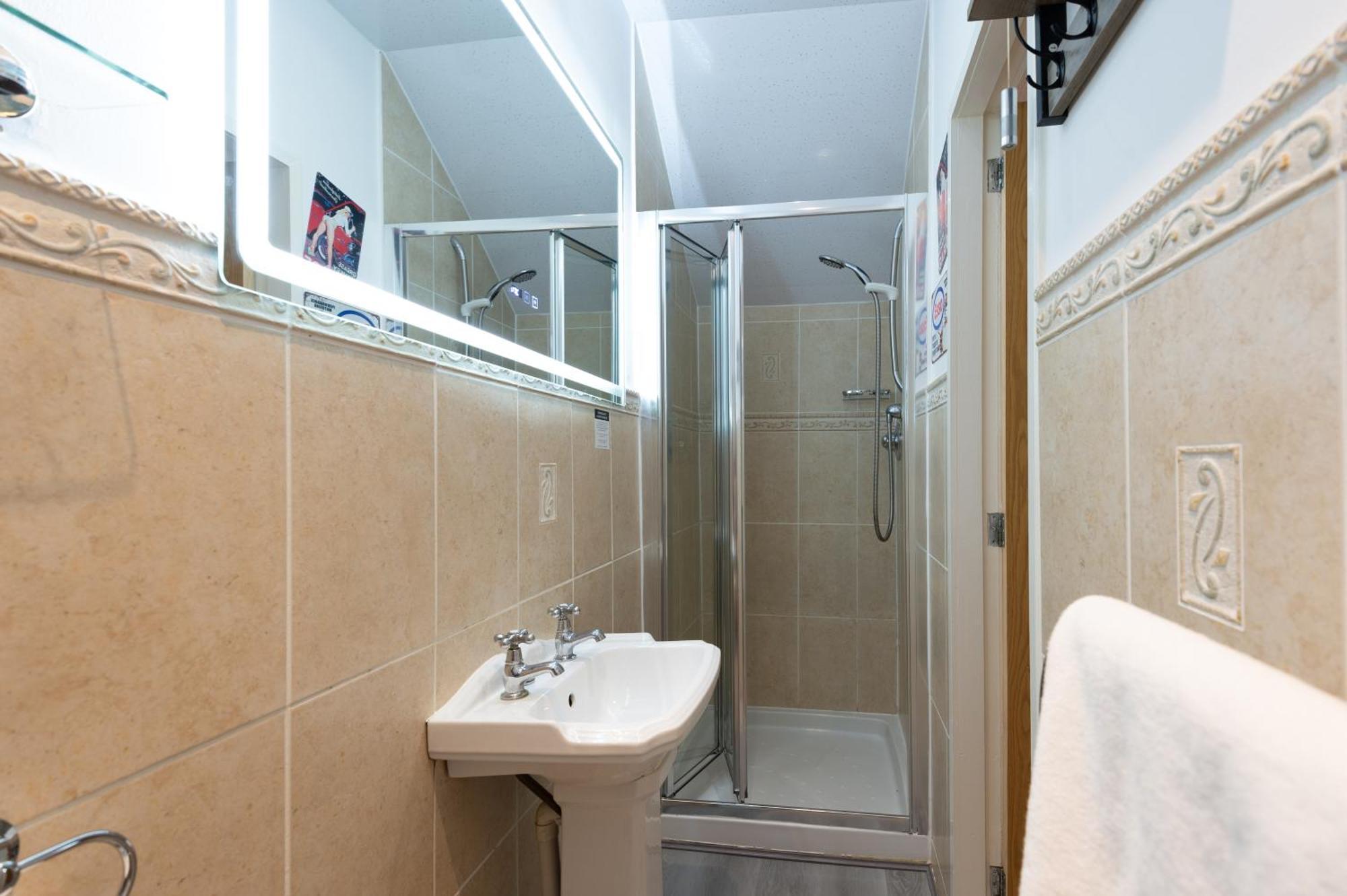The Ambleside Apartments - Self Catering With Private Kitchen - Best For Location Exterior photo