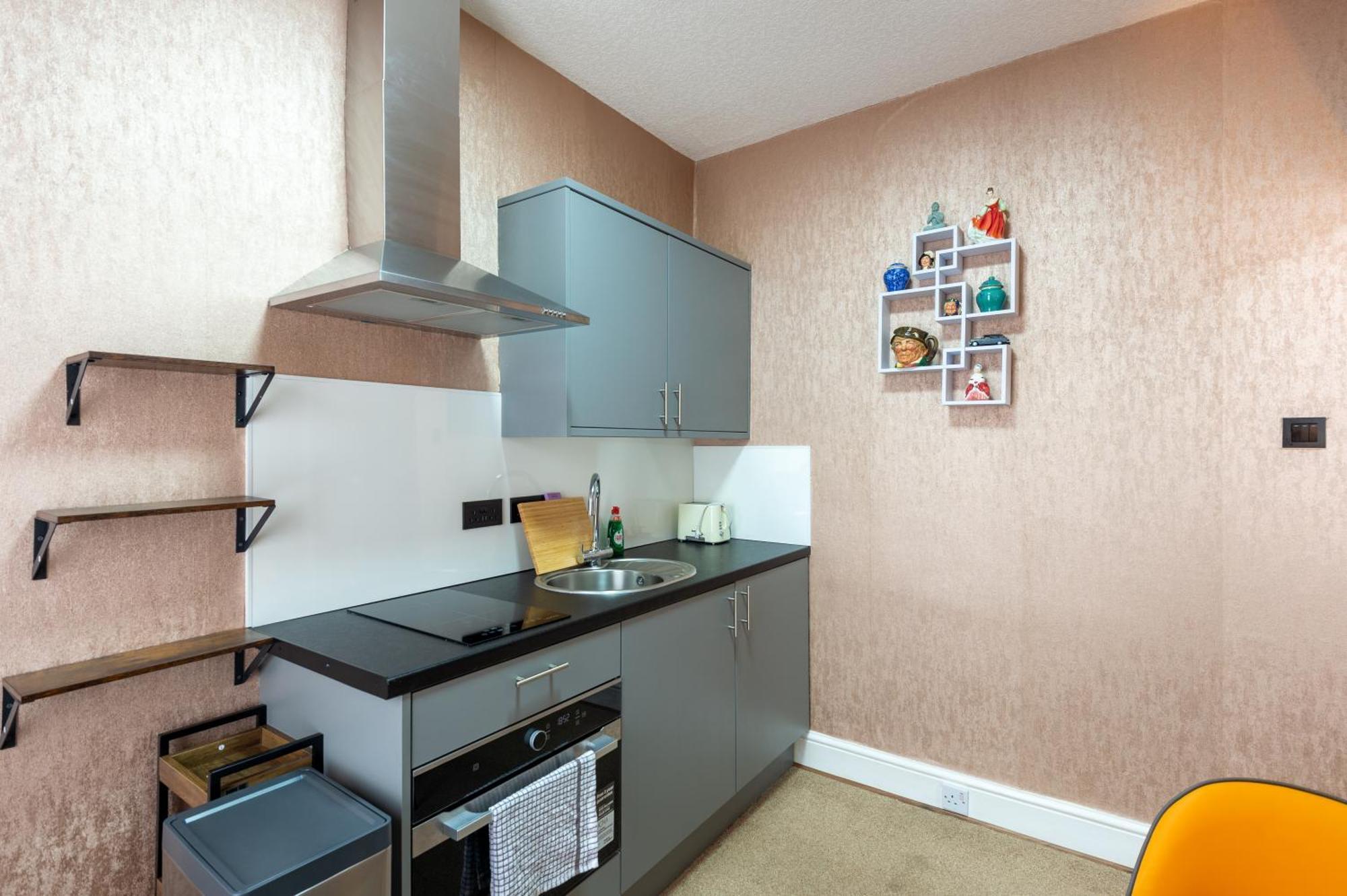 The Ambleside Apartments - Self Catering With Private Kitchen - Best For Location Exterior photo