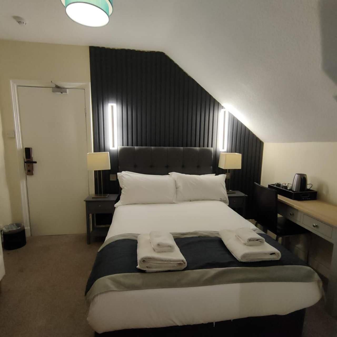 The Ambleside Apartments - Self Catering With Private Kitchen - Best For Location Exterior photo